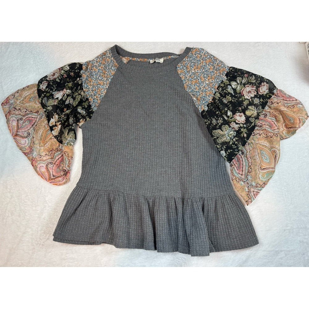 Umgee Shirt Women's Small Gray Waffle Knit Ruffled Bell‎ Sleeve Peasant Boho Top